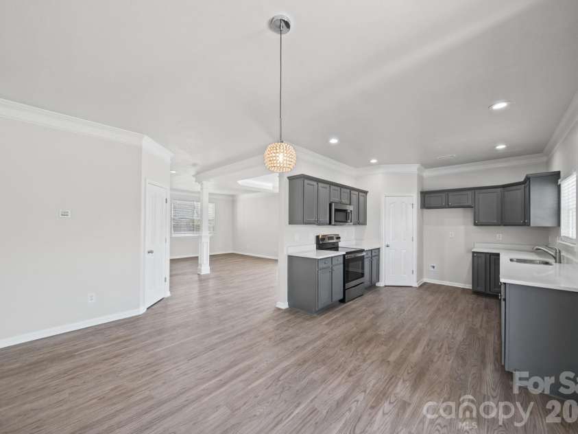 13913 Sugar Oats Lane, Charlotte, NC 28213.  MLS# CAR4431529, YatesRealty ID 55896. 