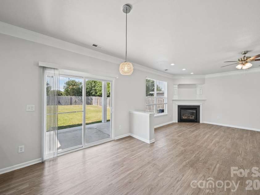 13913 Sugar Oats Lane, Charlotte, NC 28213.  MLS# CAR4431529, YatesRealty ID 55896. 