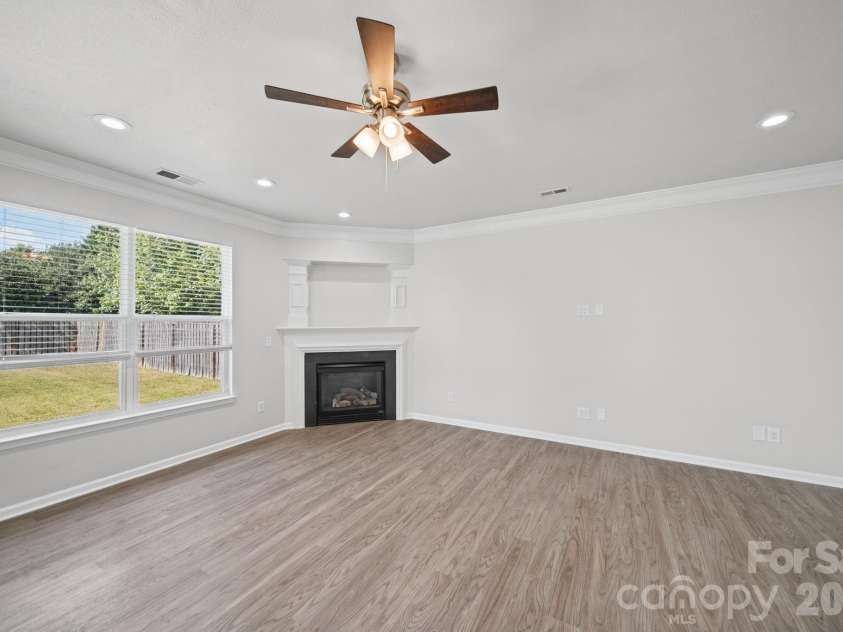 13913 Sugar Oats Lane, Charlotte, NC 28213.  MLS# CAR4431529, YatesRealty ID 55896. 