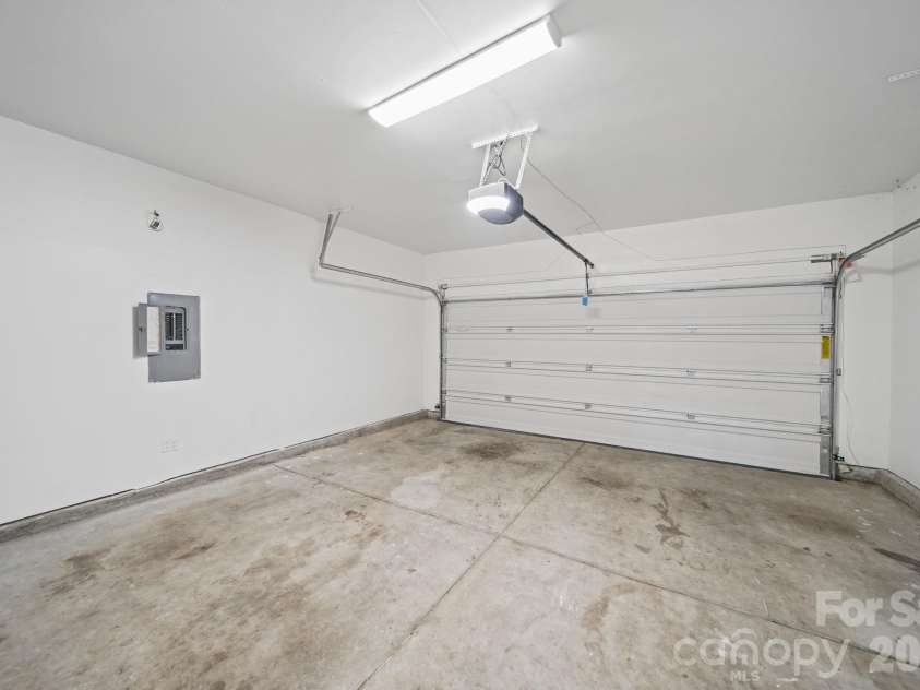13913 Sugar Oats Lane, Charlotte, NC 28213.  MLS# CAR4431529, YatesRealty ID 55896. 