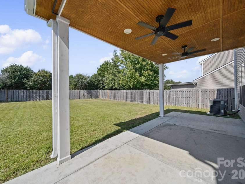 13913 Sugar Oats Lane, Charlotte, NC 28213.  MLS# CAR4431529, YatesRealty ID 55896. 