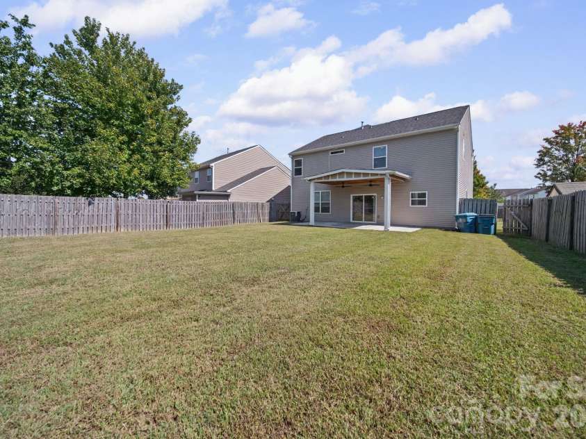 13913 Sugar Oats Lane, Charlotte, NC 28213.  MLS# CAR4431529, YatesRealty ID 55896. 