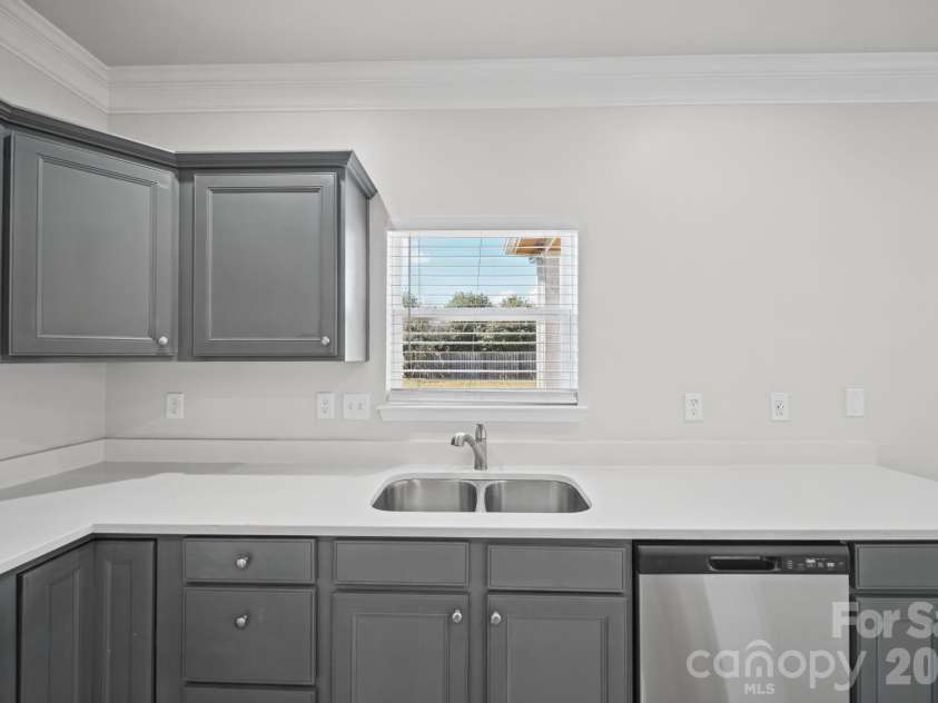 13913 Sugar Oats Lane, Charlotte, NC 28213.  MLS# CAR4431529, YatesRealty ID 55896. 