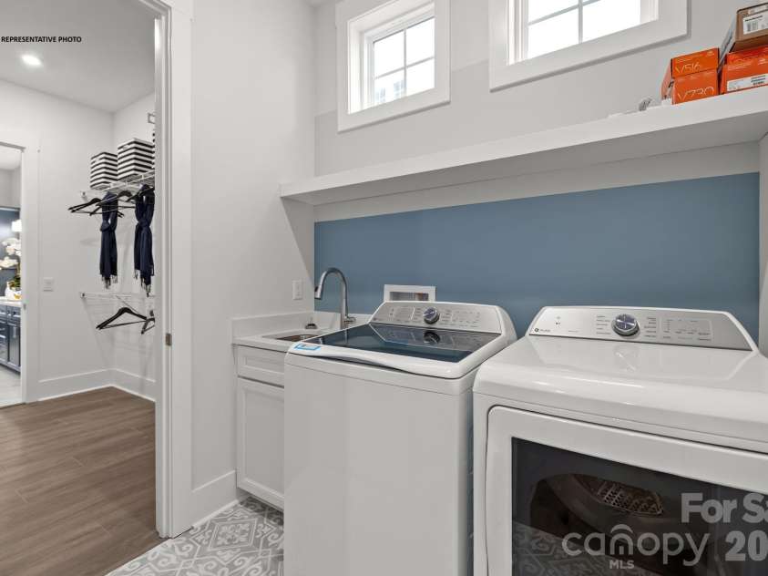 1424 Twin Leaf Road, Fort Mill, SC 29715.  MLS# CAR4433153, YatesRealty ID 55898. 