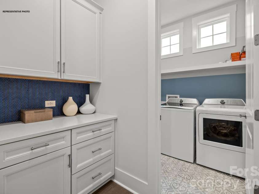 1424 Twin Leaf Road, Fort Mill, SC 29715.  MLS# CAR4433153, YatesRealty ID 55898. 