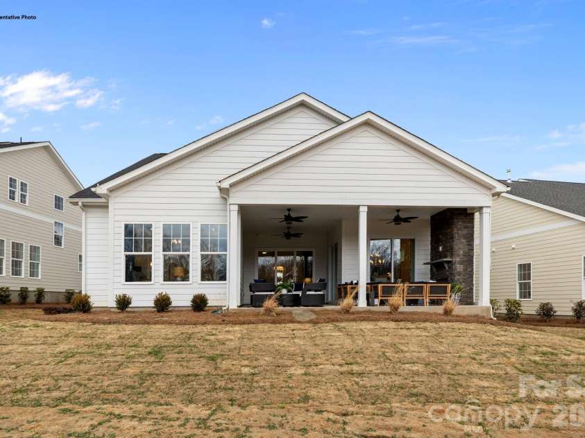 1424 Twin Leaf Road, Fort Mill, SC 29715.  MLS# CAR4433153, YatesRealty ID 55898. 