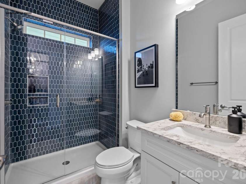 1424 Twin Leaf Road, Fort Mill, SC 29715.  MLS# CAR4433153, YatesRealty ID 55898. Secondary bathroom