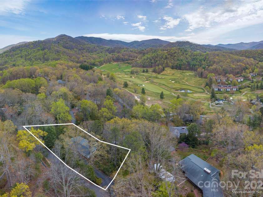 220 Ridge Road, Waynesville, NC 28786.  MLS# CAR4248648, YatesRealty ID 559. 
