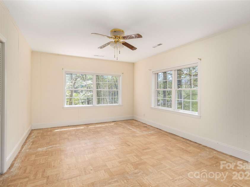 220 Ridge Road, Waynesville, NC 28786.  MLS# CAR4248648, YatesRealty ID 559. 