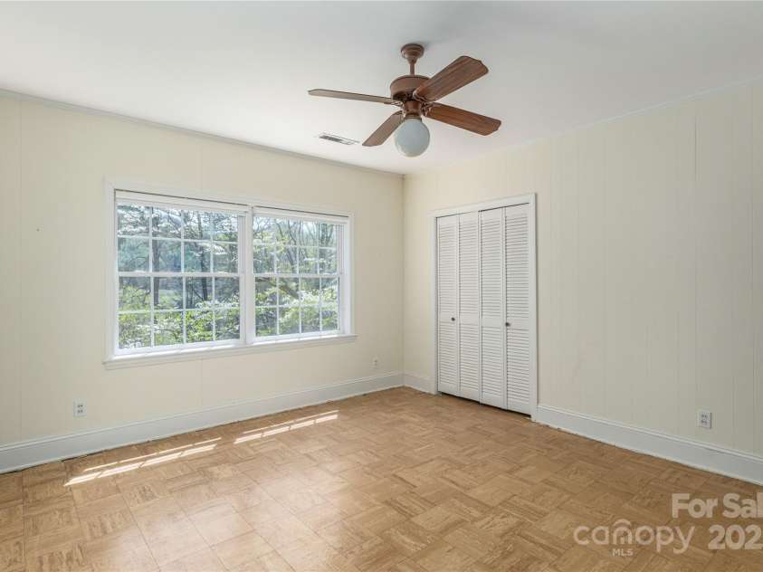 220 Ridge Road, Waynesville, NC 28786.  MLS# CAR4248648, YatesRealty ID 559. 