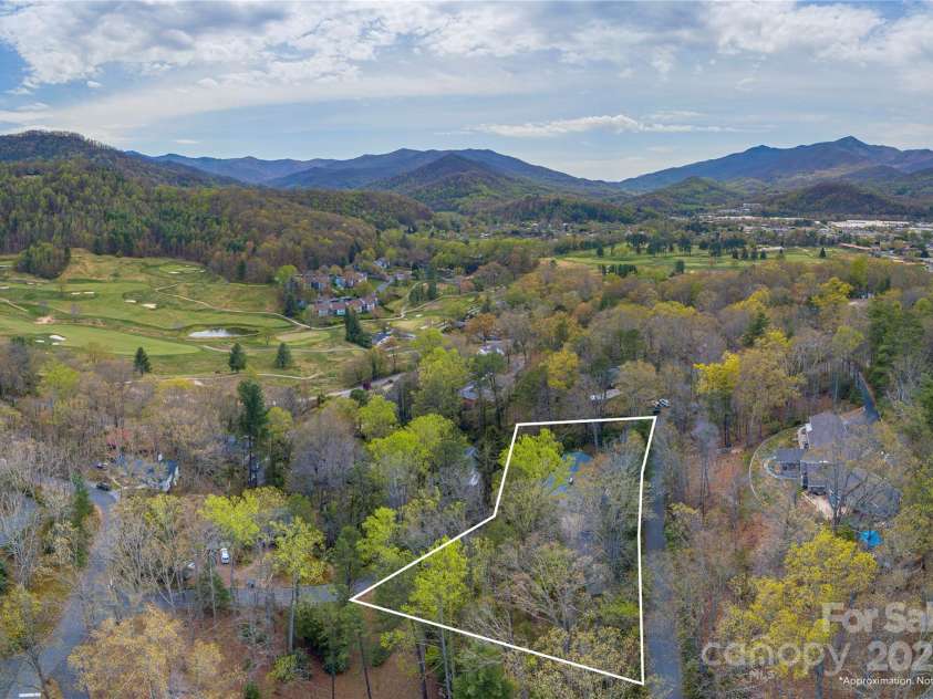 220 Ridge Road, Waynesville, NC 28786.  MLS# CAR4248648, YatesRealty ID 559. 