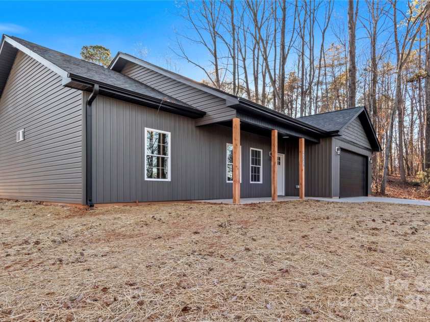 2328 Summerlin Street, Winston Salem, NC 27103.  MLS# CAR4323274, YatesRealty ID 559. 