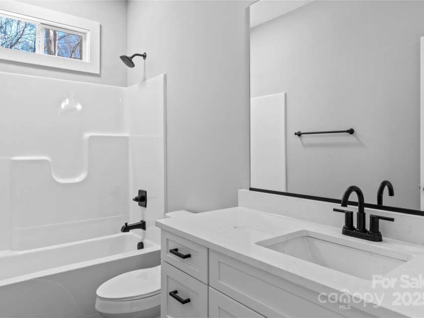 2328 Summerlin Street, Winston Salem, NC 27103.  MLS# CAR4323274, YatesRealty ID 559. 