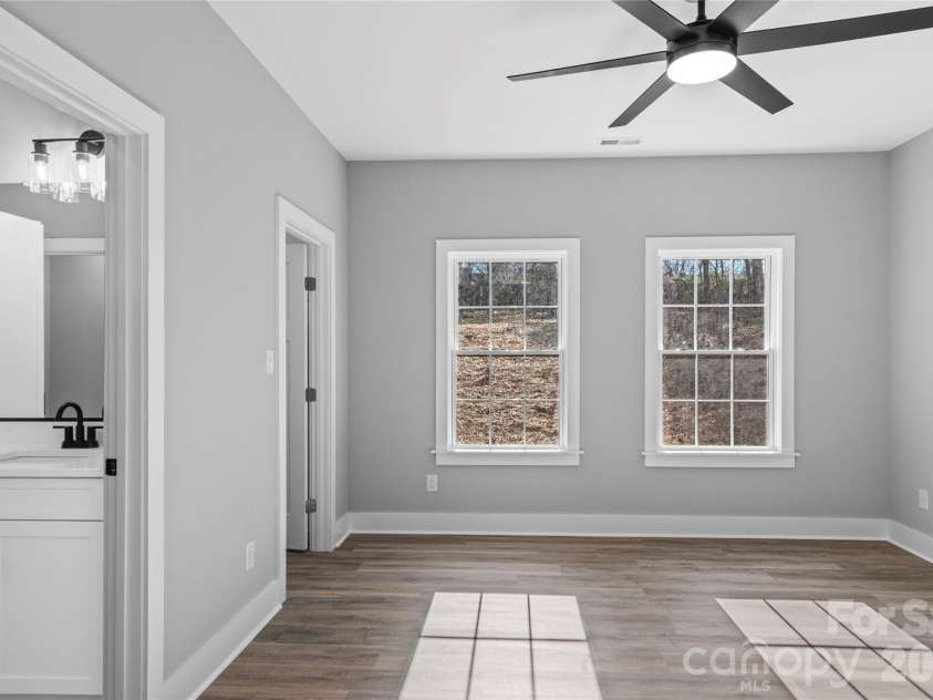 2328 Summerlin Street, Winston Salem, NC 27103.  MLS# CAR4323274, YatesRealty ID 559. 