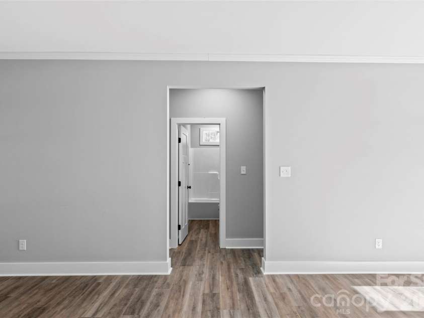 2328 Summerlin Street, Winston Salem, NC 27103.  MLS# CAR4323274, YatesRealty ID 559. 