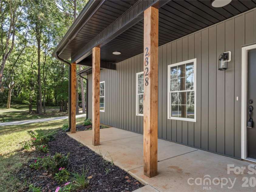 2328 Summerlin Street, Winston Salem, NC 27103.  MLS# CAR4428619, YatesRealty ID 559. 