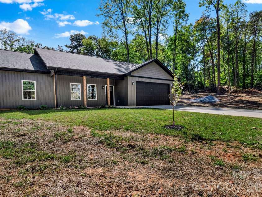 2328 Summerlin Street, Winston Salem, NC 27103.  MLS# CAR4428619, YatesRealty ID 559. 