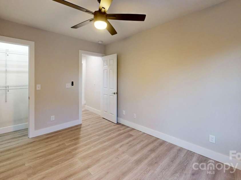 43 Garden Road, Asheville, NC 28804.  MLS# CAR4217392, YatesRealty ID 559. Secondary bedroom with ample closet space