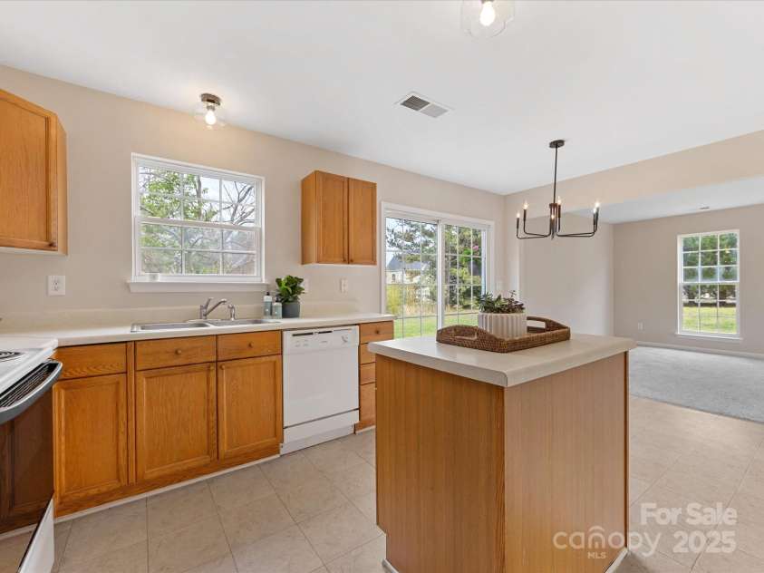 1102 Balcorn Place, Charlotte, NC 28214.  MLS# CAR4234587, YatesRealty ID 5590. 