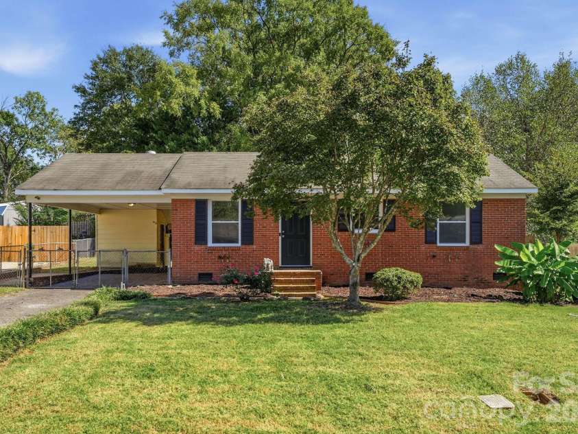 232 Eden Circle, Pineville, NC 28134.  MLS# CAR4431931, YatesRealty ID 55900. 