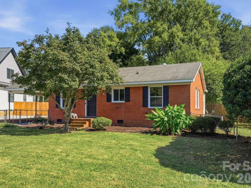 232 Eden Circle, Pineville, NC 28134.  MLS# CAR4431931, YatesRealty ID 55900. 