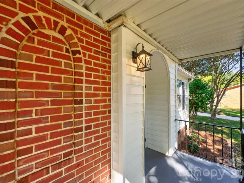 1829 3rd Street, Hickory, NC 28601.  MLS# CAR4433251, YatesRealty ID 55903. 