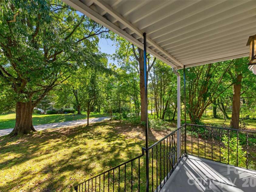 1829 3rd Street, Hickory, NC 28601.  MLS# CAR4433251, YatesRealty ID 55903. 