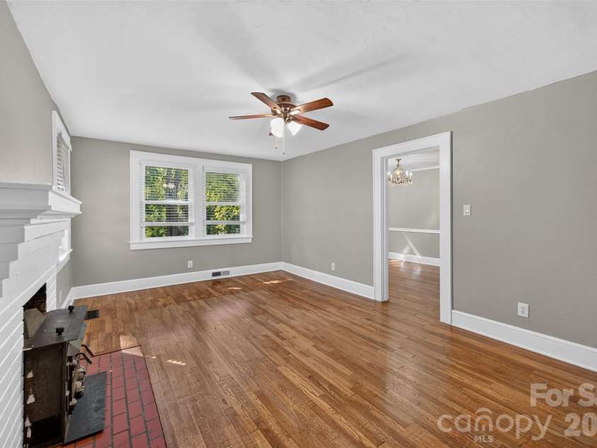 1829 3rd Street, Hickory, NC 28601.  MLS# CAR4433251, YatesRealty ID 55903. 