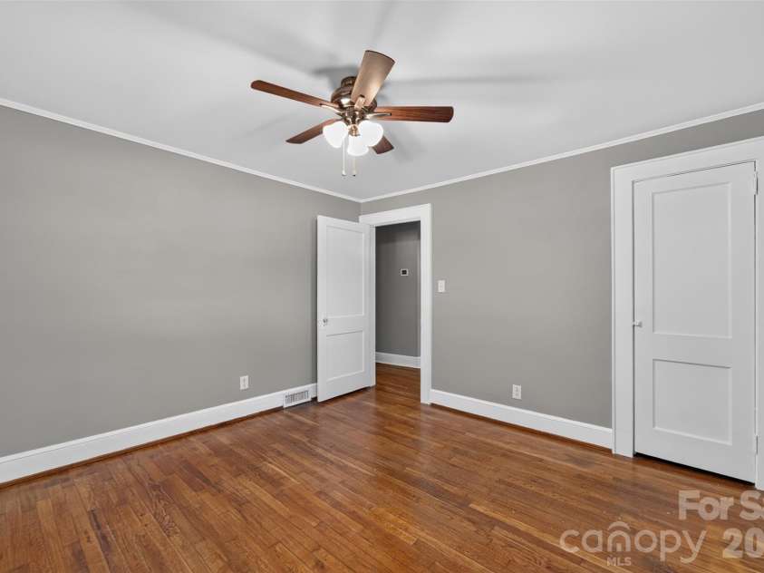 1829 3rd Street, Hickory, NC 28601.  MLS# CAR4433251, YatesRealty ID 55903. 
