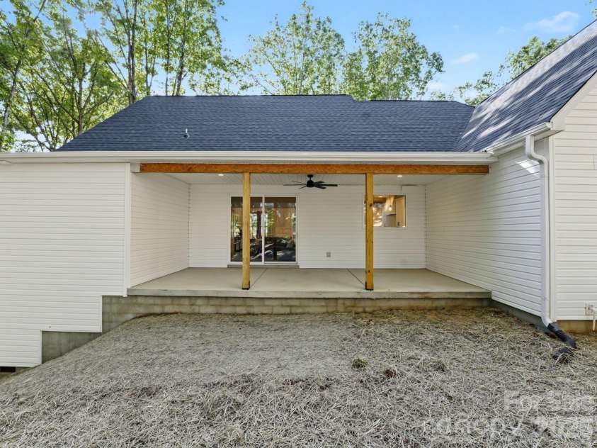 5290 Liberty Hill Road, York, SC 29745.  MLS# CAR4433021, YatesRealty ID 55909. 