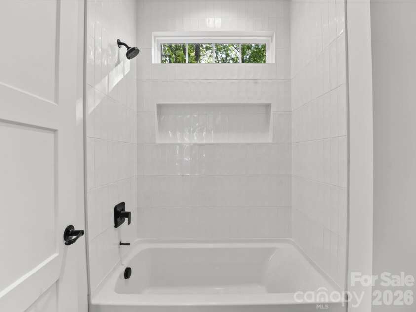 5290 Liberty Hill Road, York, SC 29745.  MLS# CAR4433021, YatesRealty ID 55909. Main Level Secondary Bathroom - Jack & Jill