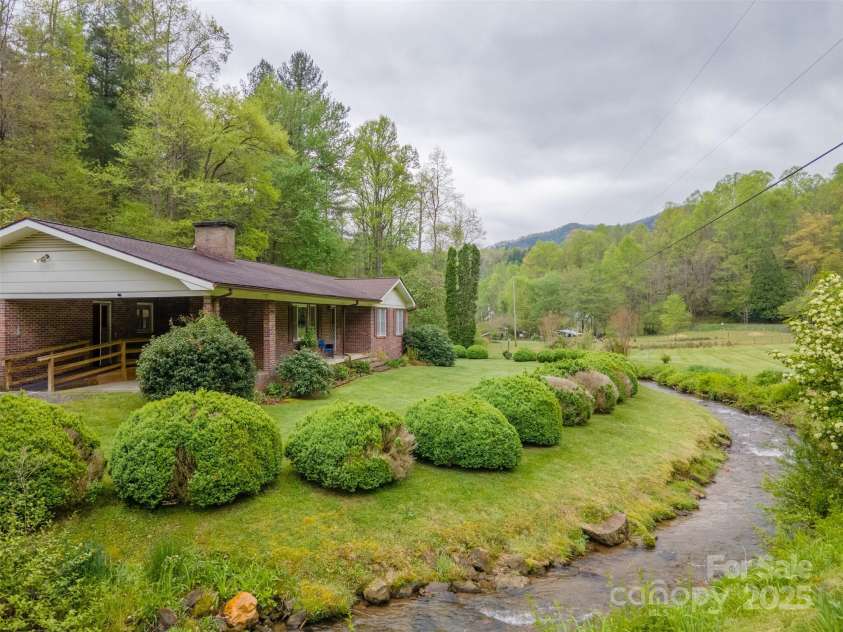 402 East Fork Road, Sylva, NC 28779.  MLS# CAR4213748, YatesRealty ID 5591. 