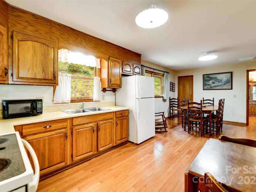 402 East Fork Road, Sylva, NC 28779.  MLS# CAR4213748, YatesRealty ID 5591. 