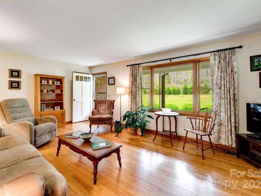 402 East Fork Road, Sylva, NC 28779.  MLS# CAR4213748, YatesRealty ID 5591. 