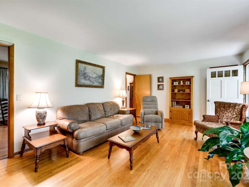 402 East Fork Road, Sylva, NC 28779.  MLS# CAR4213748, YatesRealty ID 5591. 