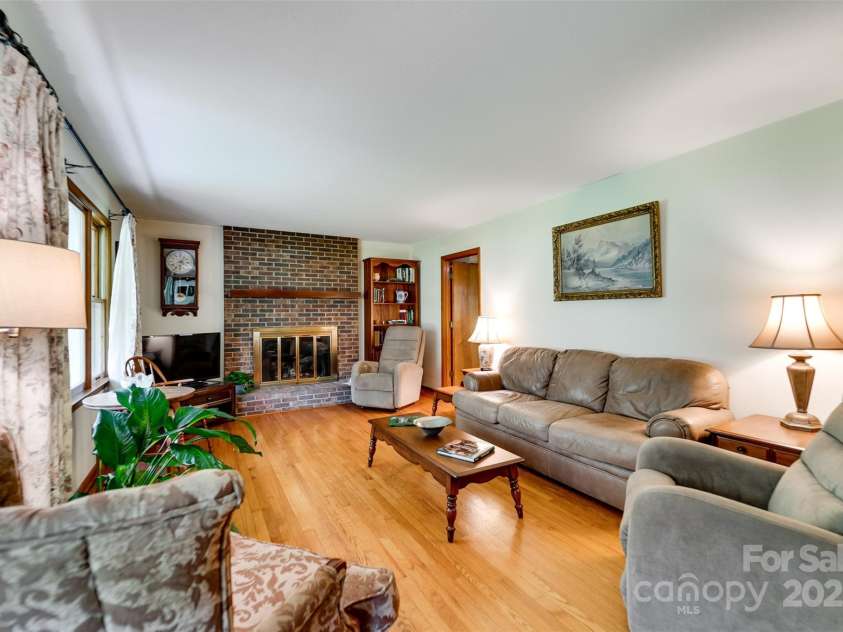 402 East Fork Road, Sylva, NC 28779.  MLS# CAR4213748, YatesRealty ID 5591. 