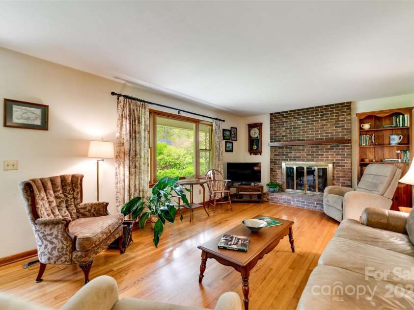 402 East Fork Road, Sylva, NC 28779.  MLS# CAR4213748, YatesRealty ID 5591. 