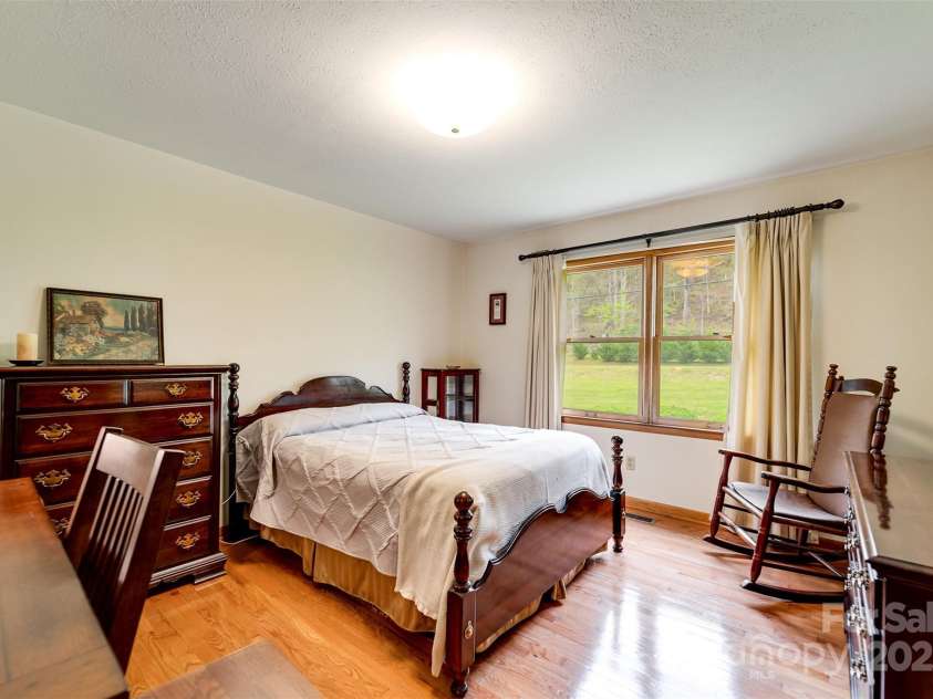 402 East Fork Road, Sylva, NC 28779.  MLS# CAR4213748, YatesRealty ID 5591. 