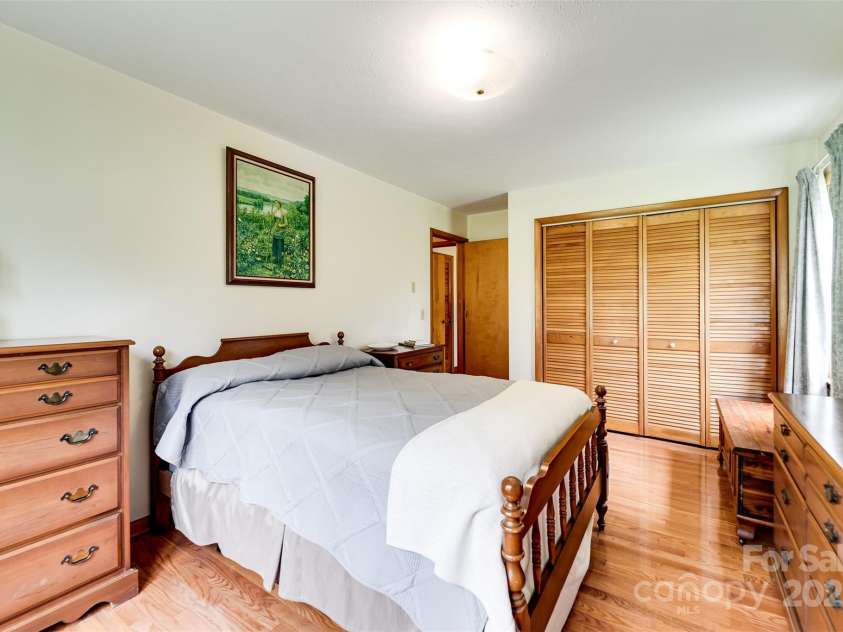 402 East Fork Road, Sylva, NC 28779.  MLS# CAR4213748, YatesRealty ID 5591. 