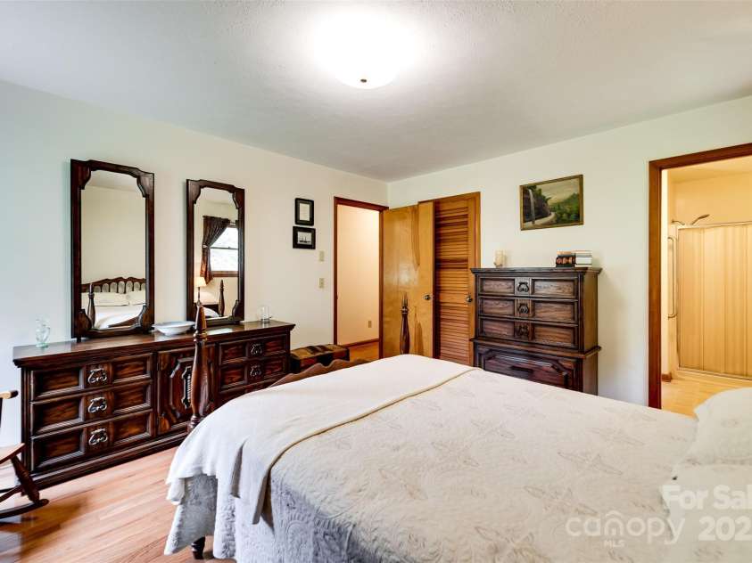 402 East Fork Road, Sylva, NC 28779.  MLS# CAR4213748, YatesRealty ID 5591. 