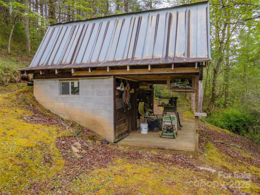 402 East Fork Road, Sylva, NC 28779.  MLS# CAR4213748, YatesRealty ID 5591. 