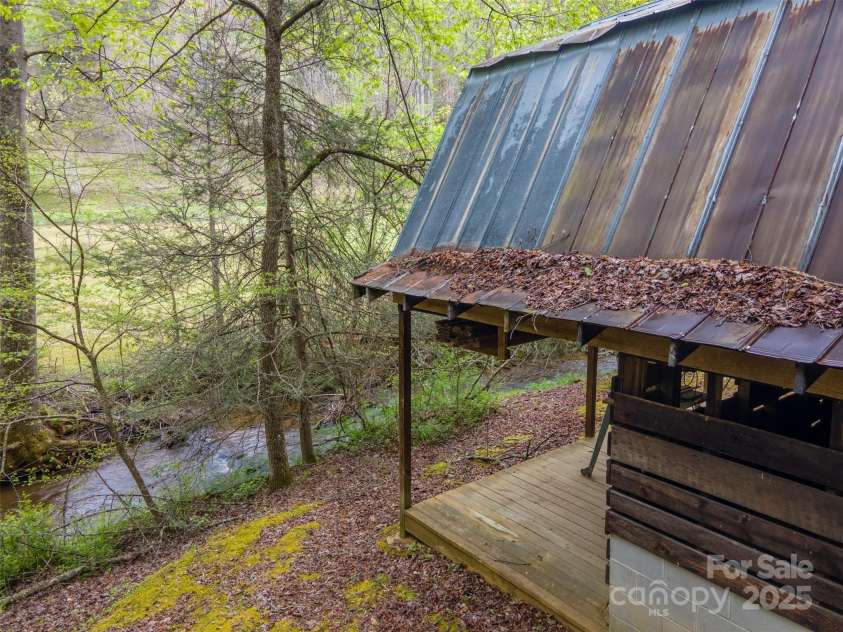 402 East Fork Road, Sylva, NC 28779.  MLS# CAR4213748, YatesRealty ID 5591. 