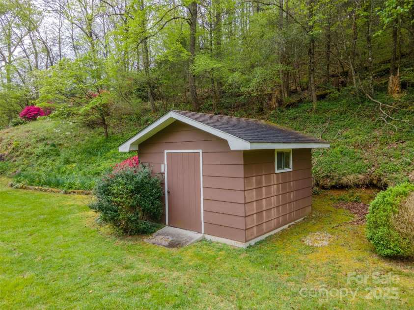 402 East Fork Road, Sylva, NC 28779.  MLS# CAR4213748, YatesRealty ID 5591. 