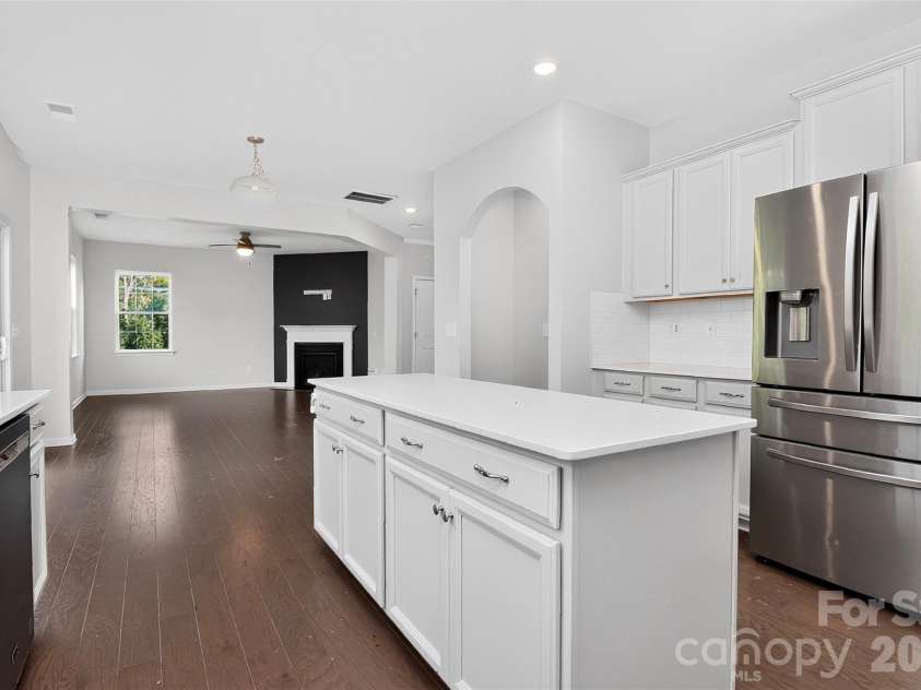 6223 Shumard Oak Way, Indian Land, SC 29707.  MLS# CAR4433193, YatesRealty ID 55911. Kitchen