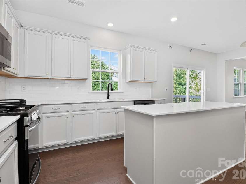6223 Shumard Oak Way, Indian Land, SC 29707.  MLS# CAR4433193, YatesRealty ID 55911. Kitchen