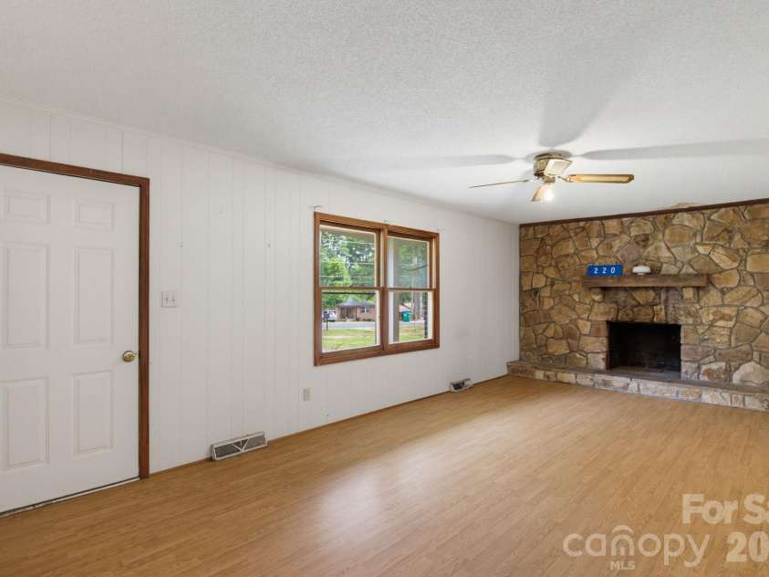 220 Bradford Drive, Salisbury, NC 28146.  MLS# CAR4432042, YatesRealty ID 55912. 