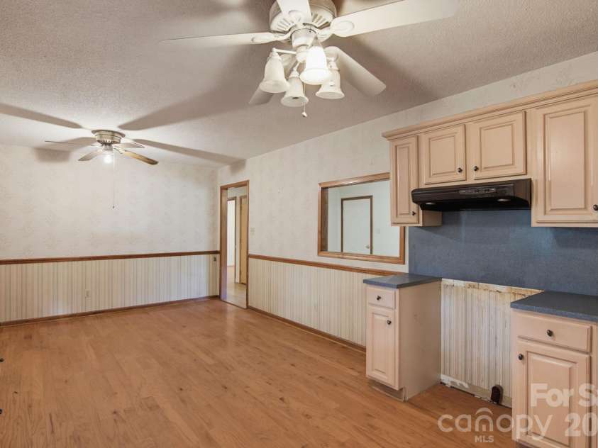 220 Bradford Drive, Salisbury, NC 28146.  MLS# CAR4432042, YatesRealty ID 55912. 