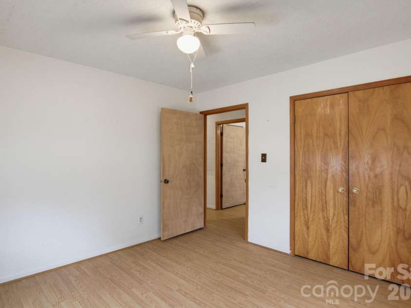 220 Bradford Drive, Salisbury, NC 28146.  MLS# CAR4432042, YatesRealty ID 55912. 