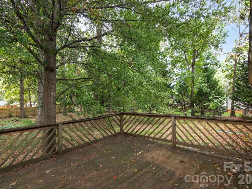220 Bradford Drive, Salisbury, NC 28146.  MLS# CAR4432042, YatesRealty ID 55912. 
