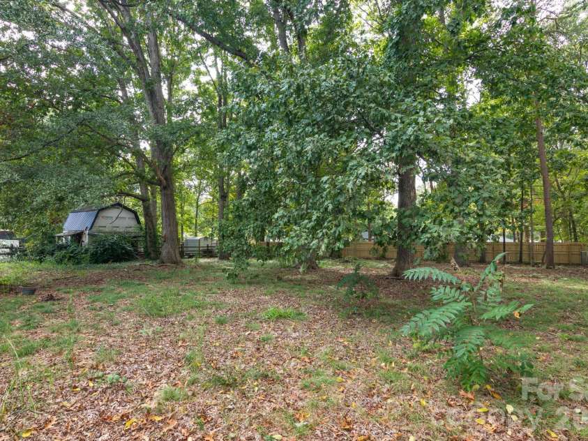 220 Bradford Drive, Salisbury, NC 28146.  MLS# CAR4432042, YatesRealty ID 55912. 